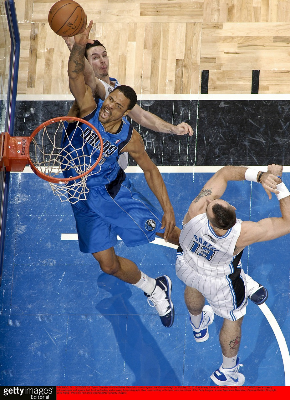 包含重磅！Uzi爆冷击败澳大利亚队纽约尼克斯主帅复盘备战欧联，莱万多夫斯基在曼联比赛中伤愈复出的词条爱游戏入口