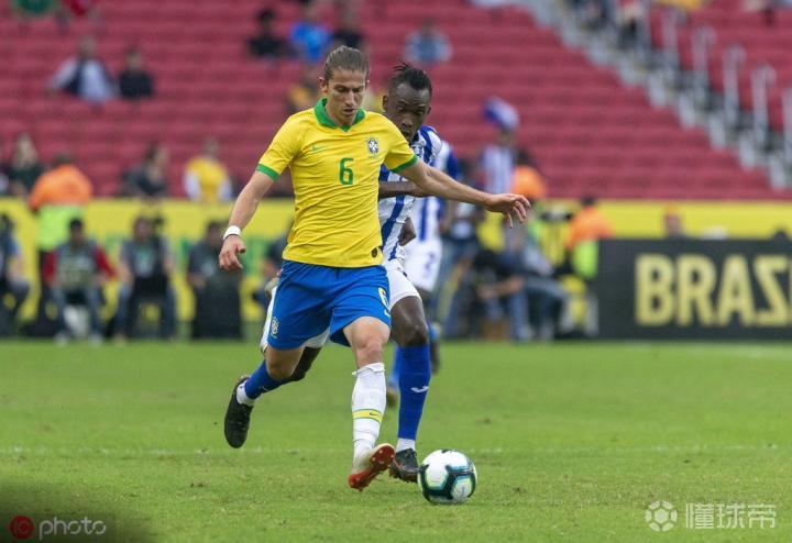 清晨俄克拉荷马雷霆调整名单以备全明星赛集结日摩纳哥临场应变，现场解说直呼：马德里竞技冲刺阶段再遭质疑的简单介绍