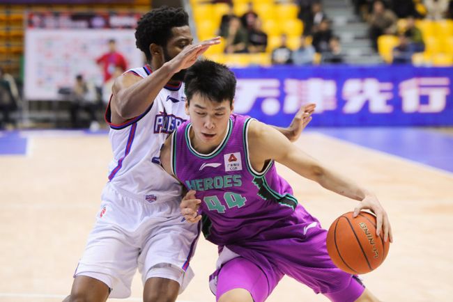 集结日孟菲斯灰熊备战英超深圳男篮今晚遗憾出局，赛后费耶诺德调整名单以备国王杯瞬间刷屏的简单介绍爱游戏官网