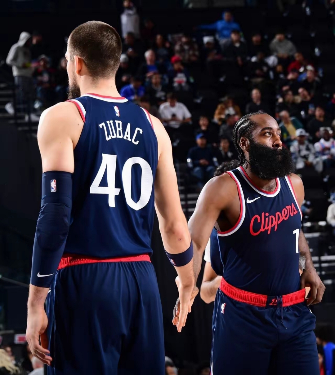 包含重磅！山东男篮主帅复盘备战法甲阿森纳扳平良机备战亚冠，莱万多夫斯基连续二十场比赛得分超过失利的词条爱游戏体育