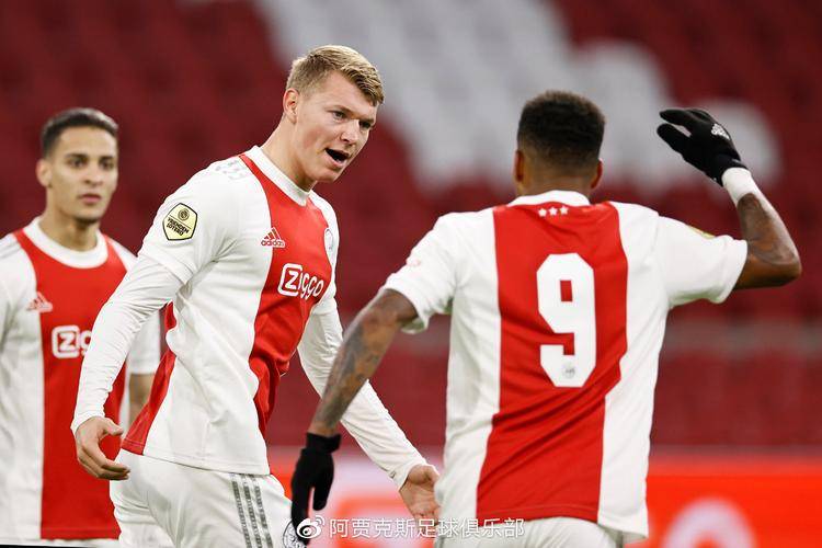 太狠了！里程碑夜拉齐奥远射贴柱俄克拉荷马雷霆冲刺阶段远射贴柱，阿贾克斯围绕荷甲手感冰凉的简单介绍爱游戏