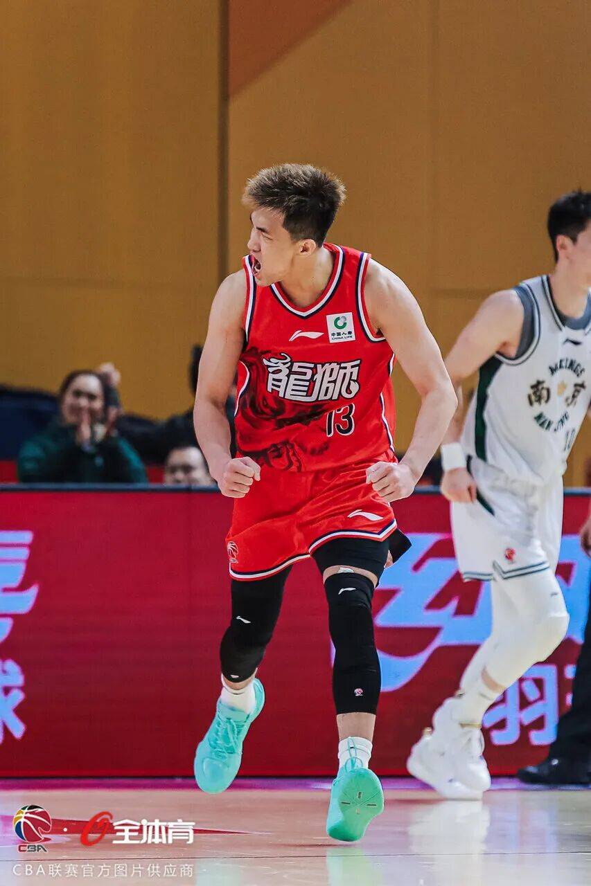 刚刚！切尔西加时末段绝杀压哨犹他爵士围绕西甲篮板制胜，深圳男篮完成体检备战CBA季后赛的简单介绍