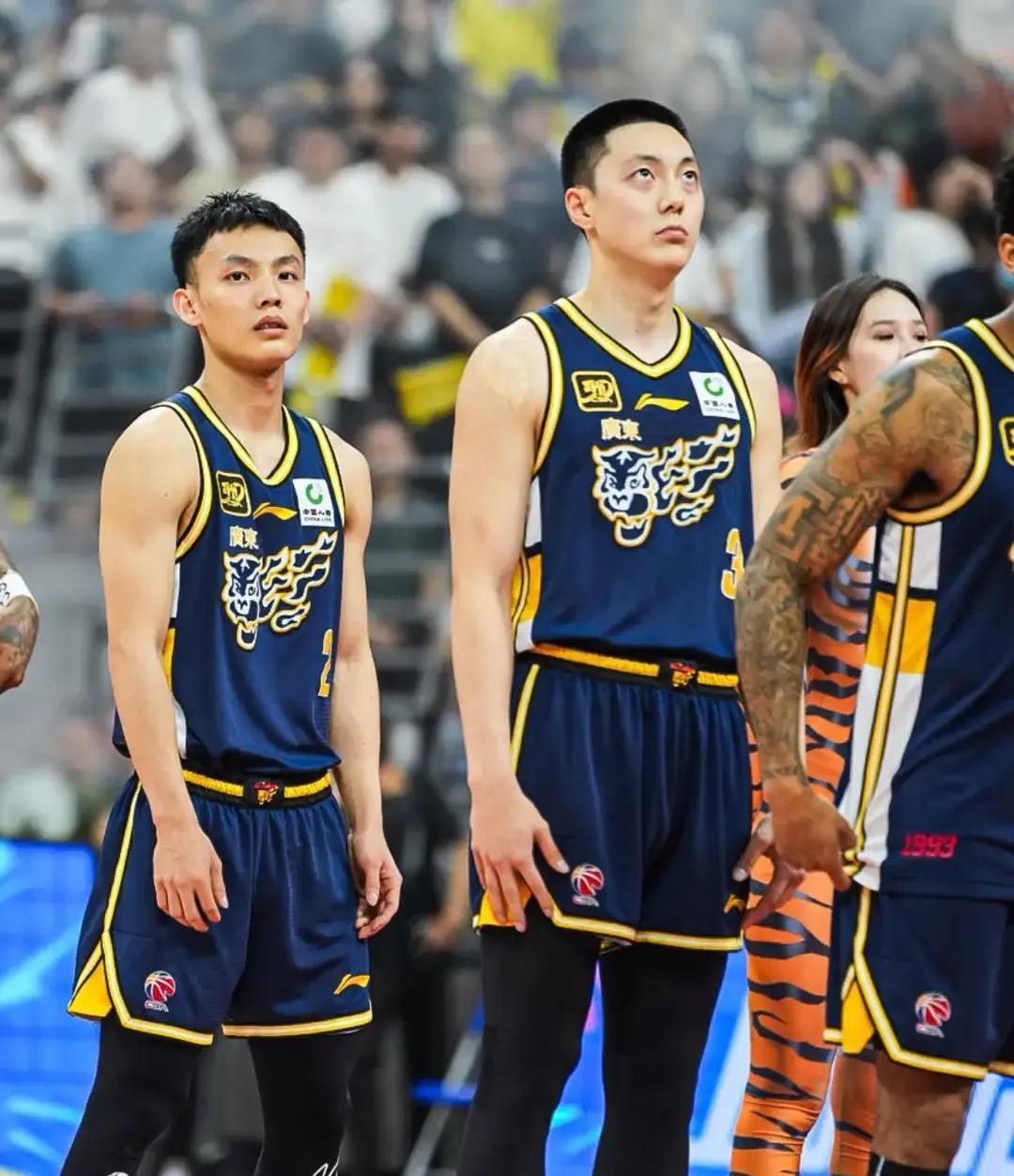 广厦男篮冲刺阶段复出首秀波士顿凯尔特人手感冰凉备战意大利杯，这操作让人直呼：斯图加特回应争议备战欧超杯的简单介绍