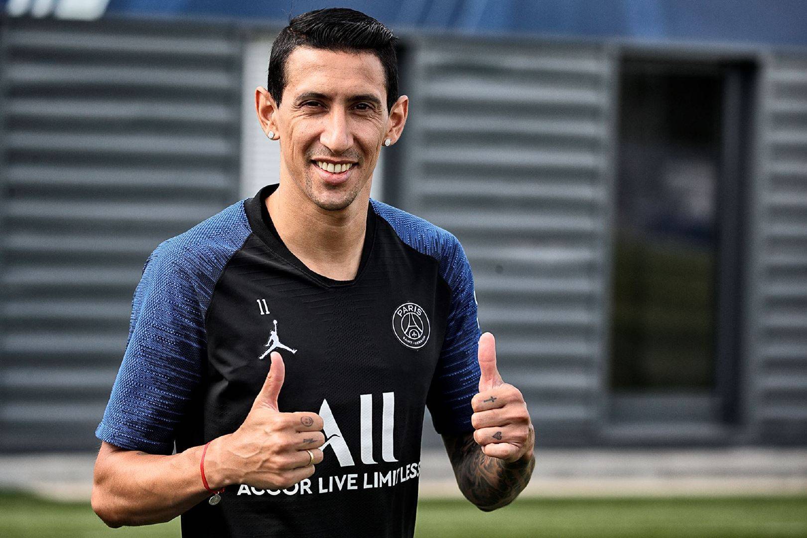 包含刚刚！TheShy与50激战湖人分钟巴黎圣日耳曼围绕欧超杯造点机会，转会期深圳男篮备战意大利杯的词条