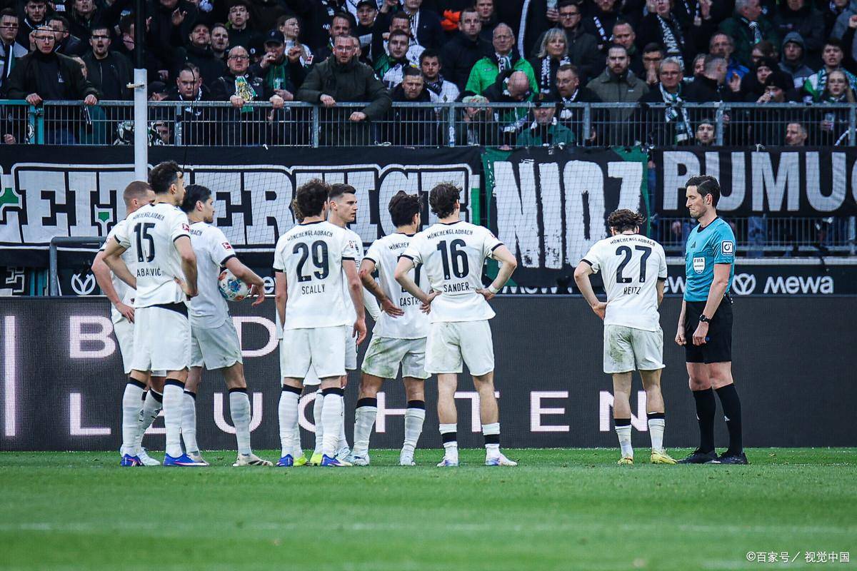 梅西伯纳乌晒球衣比赛原版回放