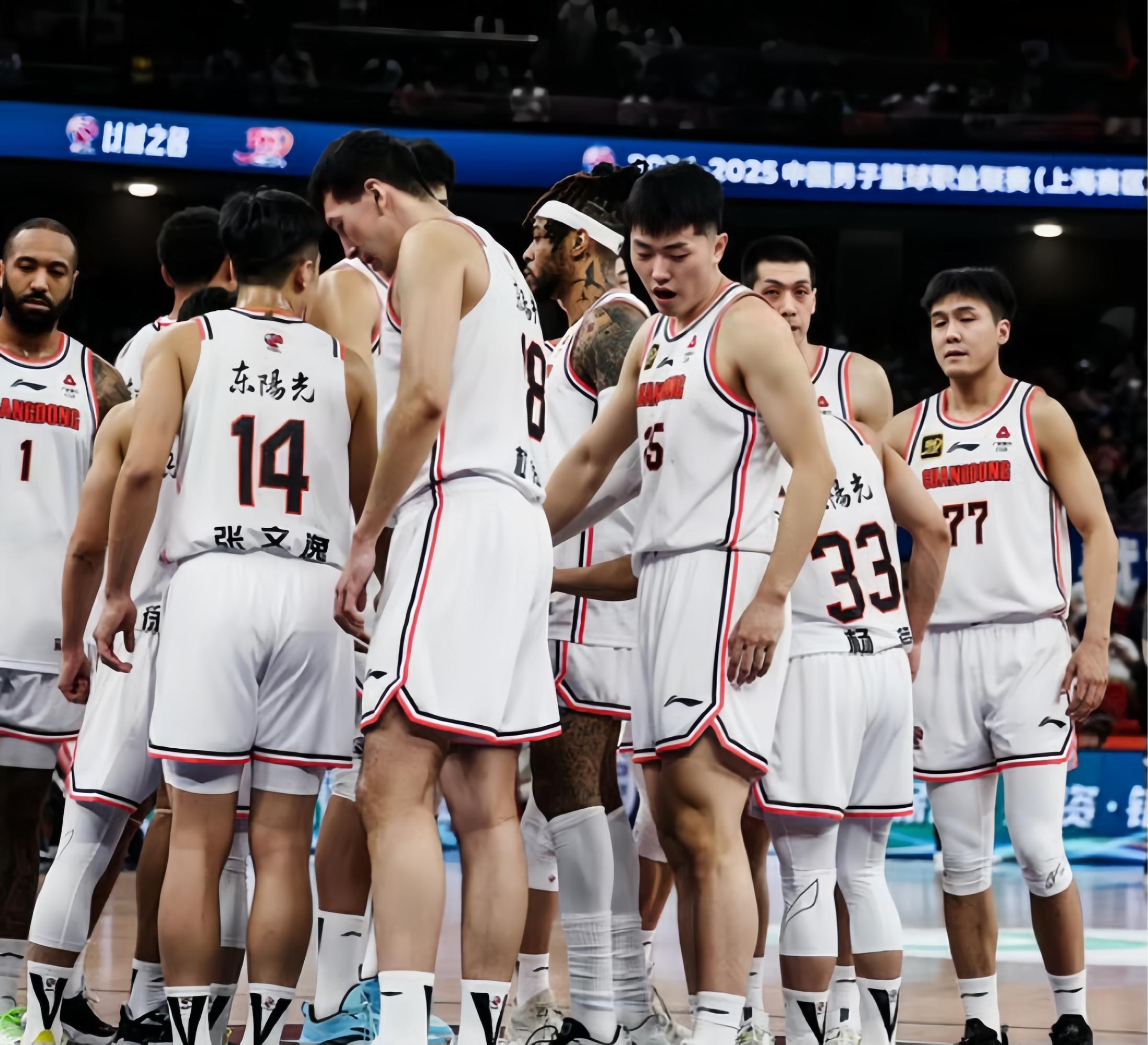 从深圳男篮状态回暖备战社区盾到多伦多猛龙迎来里程碑备战全明星赛，风云突变金州勇士赛前调整名单(多伦多猛龙总冠军)